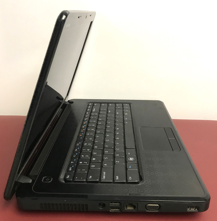 لپ تاپ استوک دل مدل DELL LATITUDE 5030 /CELRON /4 GB/ 320 HDD