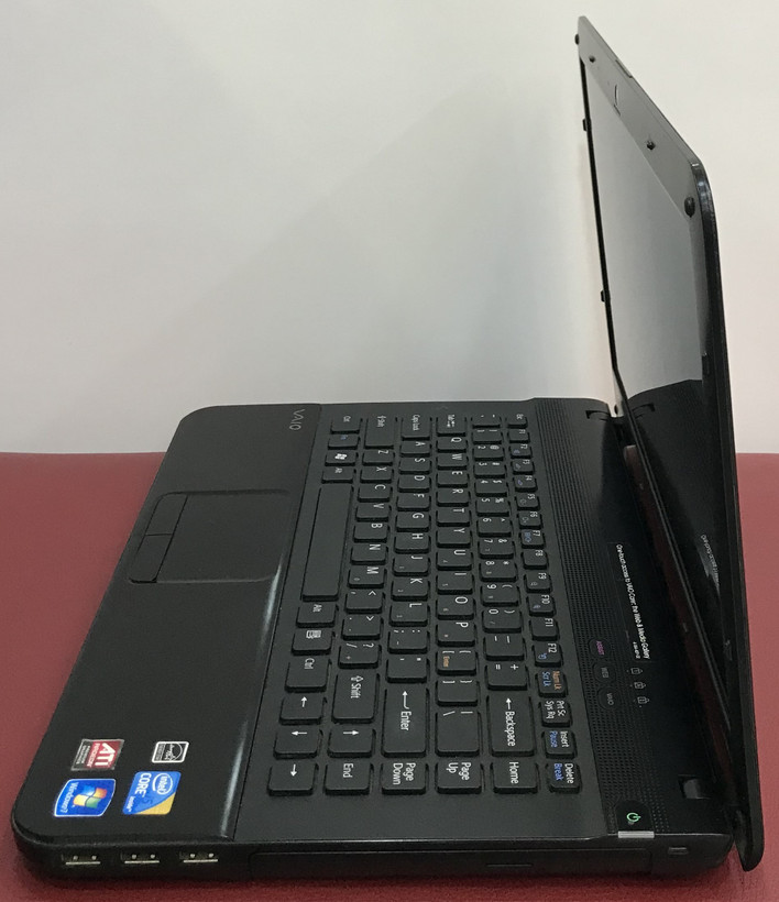 لپتاپ استوک سونی نسل یک مدل SONY VAIO VPCE CORi5 M460 N1/RAM8/SSD256/VGA 2 GB/LCD 14