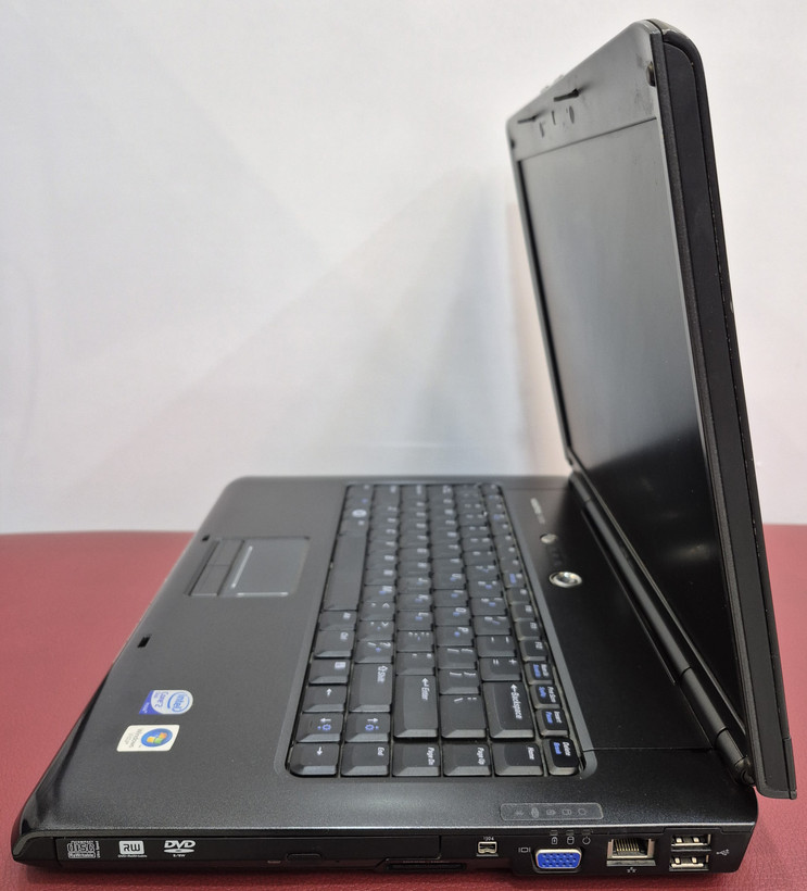 لپتاپ استوک دل مدل DELL VOSTRO 1500 /CORE 2 duo T7500/RAM 2 / HDD 240 /15 INCH