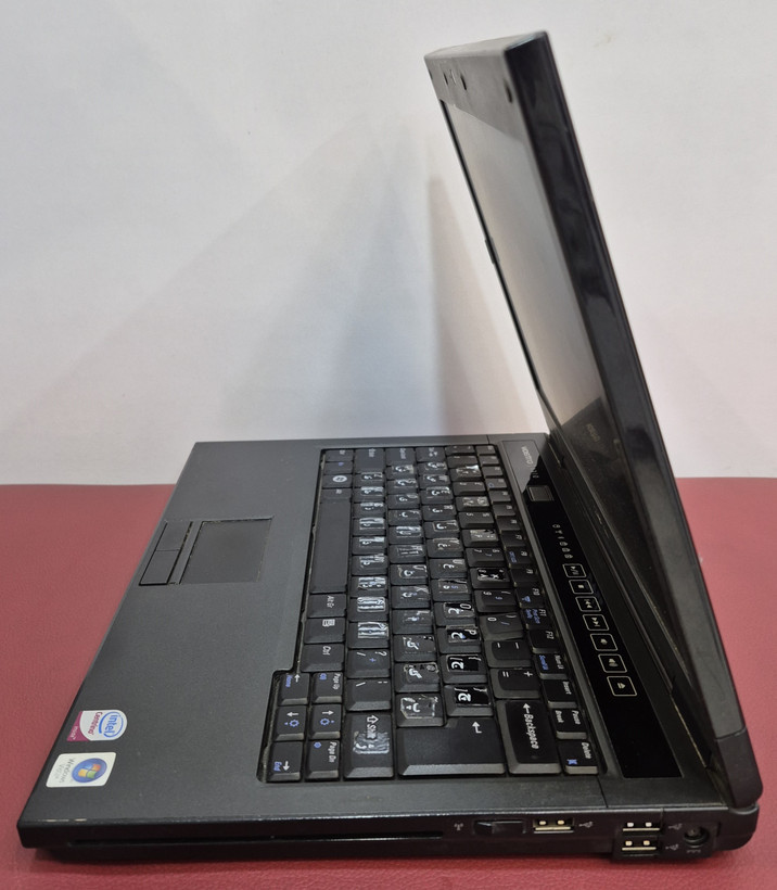 لپتاپ استوک دل مدل DELL 1310 /CPU COR 2 DUO T9300/RAM 3 GB /HDD 320 GB /14 INCH