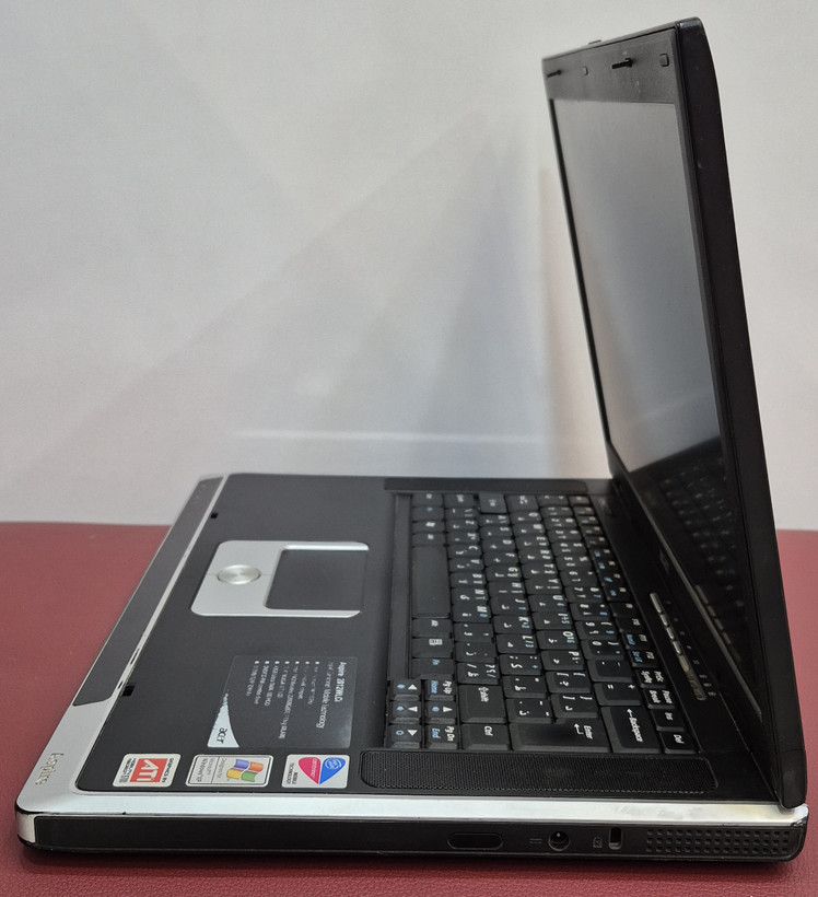 لپتاپ استوک ایسر مدل ACER ASPIER 2010 /CPU INTEL PENTIUME (R) /RAM512 MB/HDD 80 GB /14 INCH