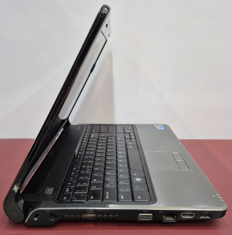لپتاپ استوک دل مدل DELL 1564 /CPU COR i3 M330 /RAM 4 GB/HDD 320 GB /15.6 INCH