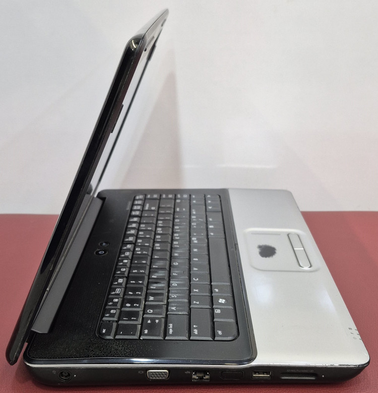 لپتاپ استوک کامپگ مدل COMPAQCQ50 /CPU INTEL PENTIUME T3200 /RAM 2 GB/HDD 160 GB /14 INCH