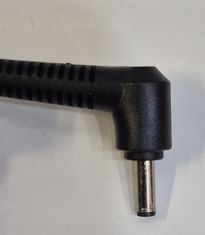 آداپتور لپتاپ ایسوس 19V 3.42A کانکتور ریز زنبورکی 1.35*4.0