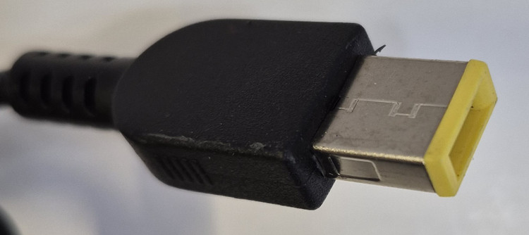 شارژر لپ تاپ لنوو 20 ولت 3.25 آمپر کانکتور USB