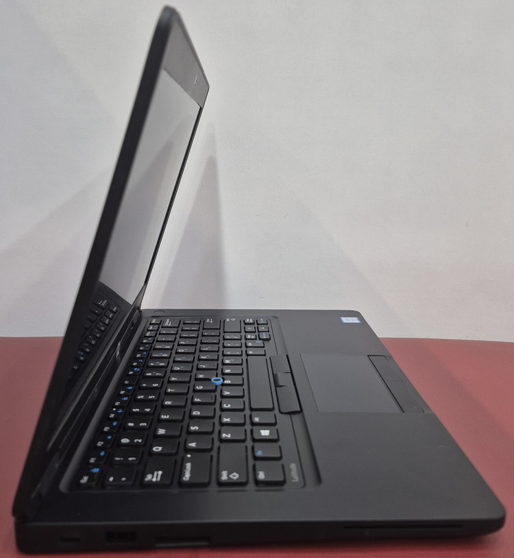 لپتاپ استوک دل نسل 6 مدل DELL LATITUDE 5480/CPU CORi7 6600U/RAM 8 GB /SSD 256 GB /VGA 2GB/14 INCH
